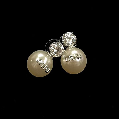 MIUMIU-3019 미우미우 실버/화이트 크리스탈 장식 진주 귀걸이
