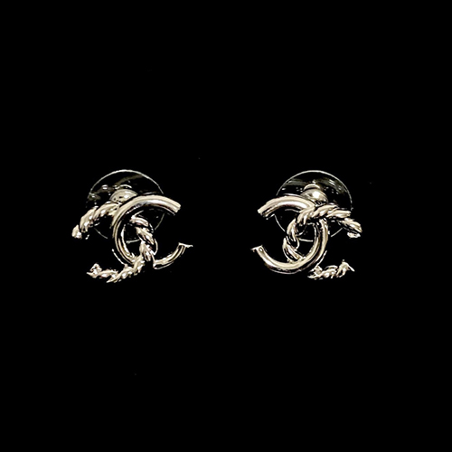 CHANEL-7595 샤넬 실버 CC 로고 귀걸이